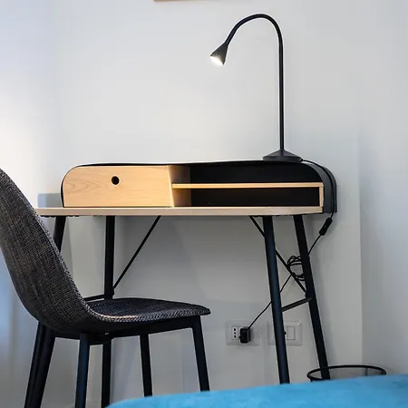 Apartment 8 Min Walk From The Station, Designer Flat Milan